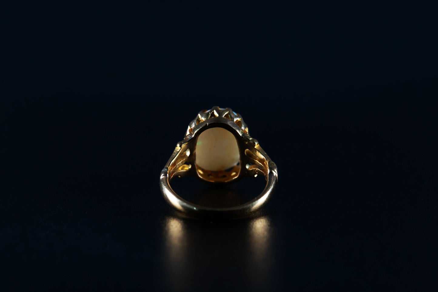 Vintage 18k Yellow Gold Opal Ring, Size 3.75 - 4.0g