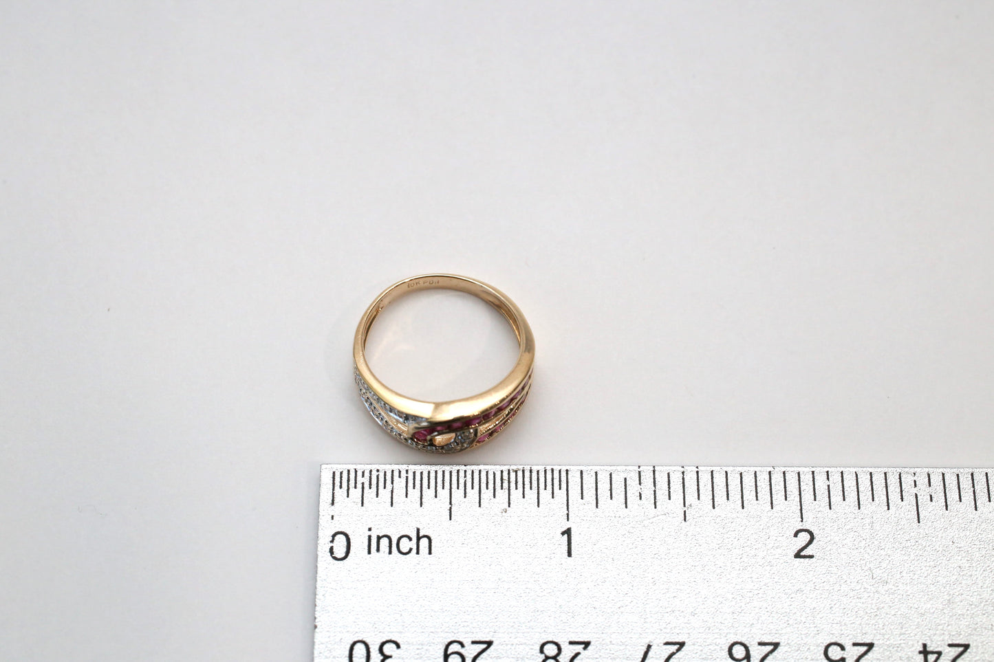10k Yellow Gold Ruby & Diamond Ring, Size 7.25 - 2.8g
