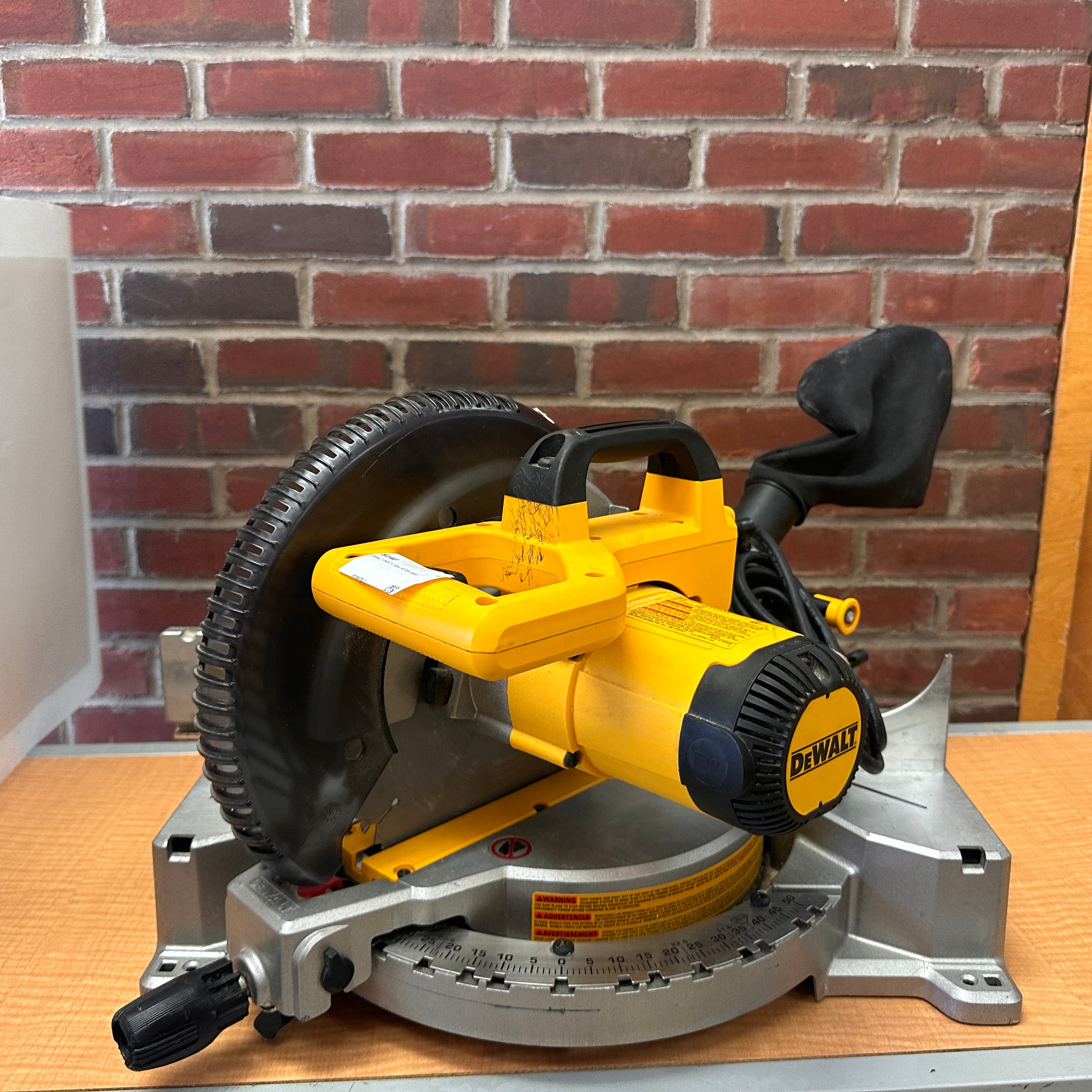 未使用品】Dewalt miter saw DWS713 【公式通販】