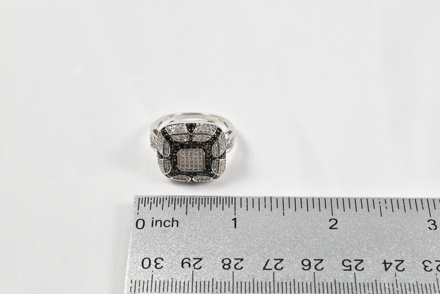 Jane Seymour Sterling Silver Black & White Diamond Ring, Size 10.25 - 6.1g