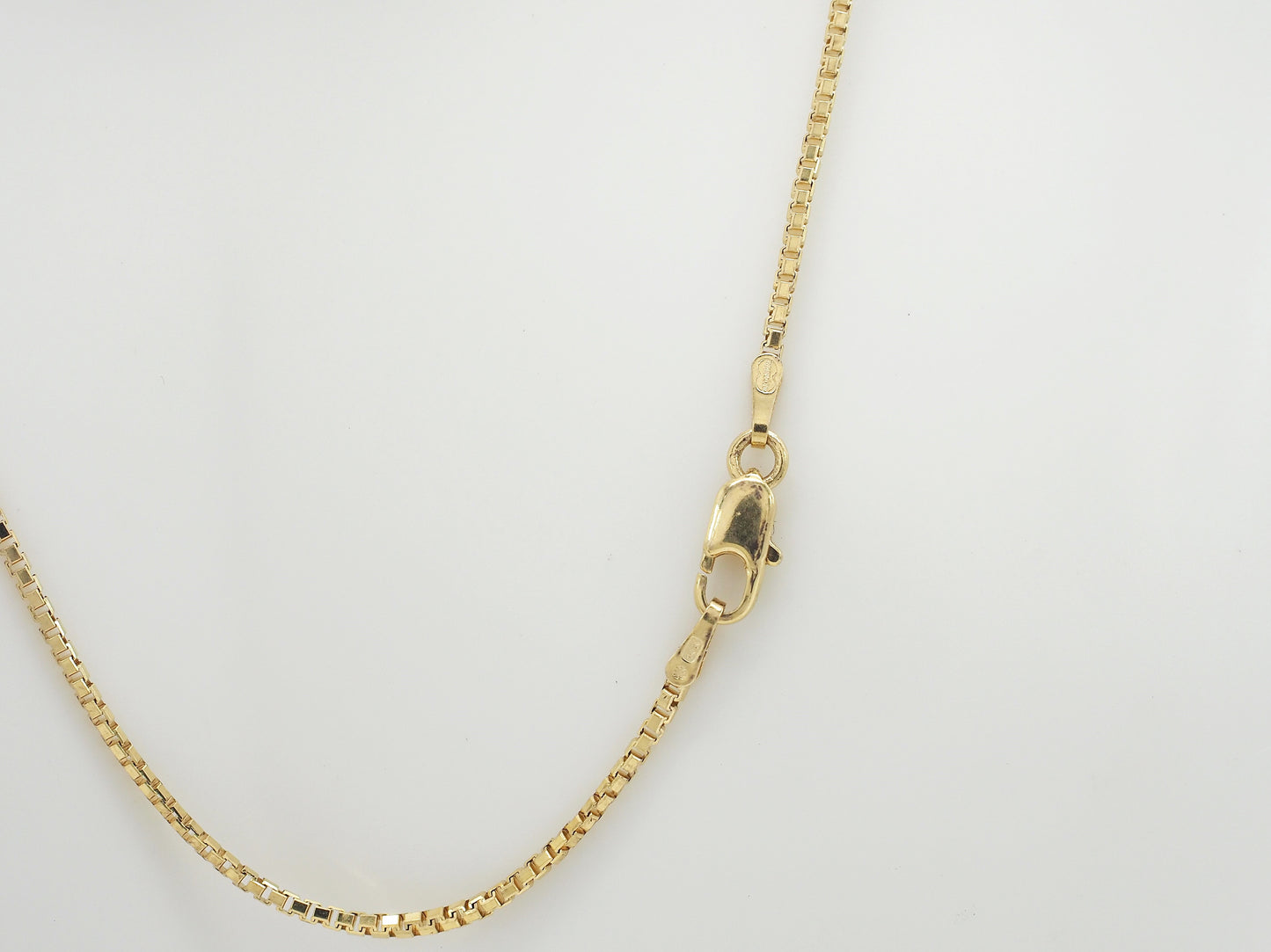 14k Yellow Gold Diamond Heart Pendant & UNOAERRE Box Chain, 18 inches - 7.5g