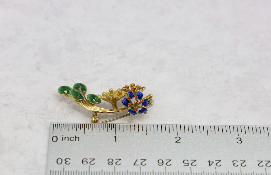 Vintage 18k Yellow Gold Flower Enamel Brooch - 8.5g