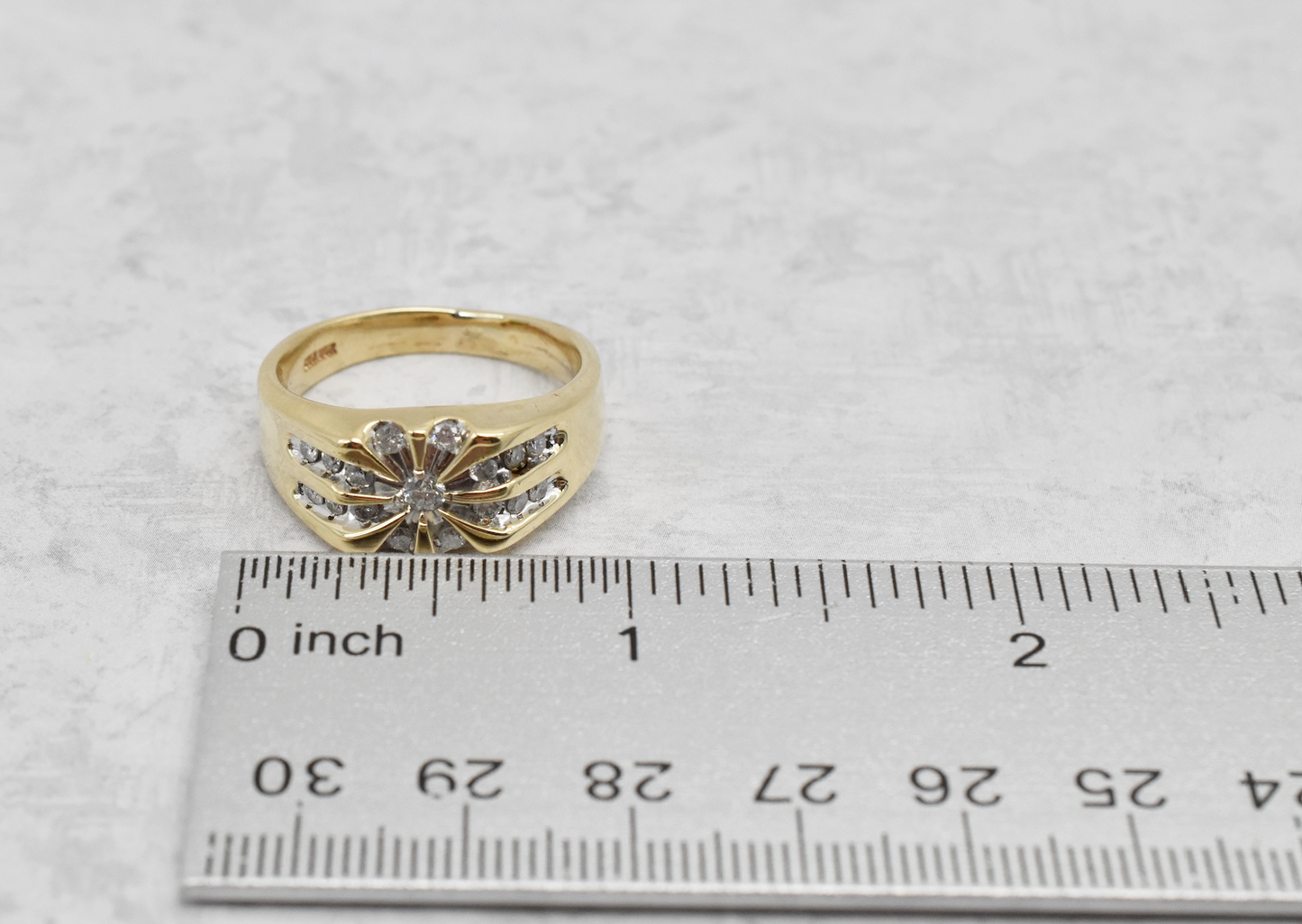 10k Yellow Gold Men's Multi-Diamond Ring, Size 10.5 - 6.8g