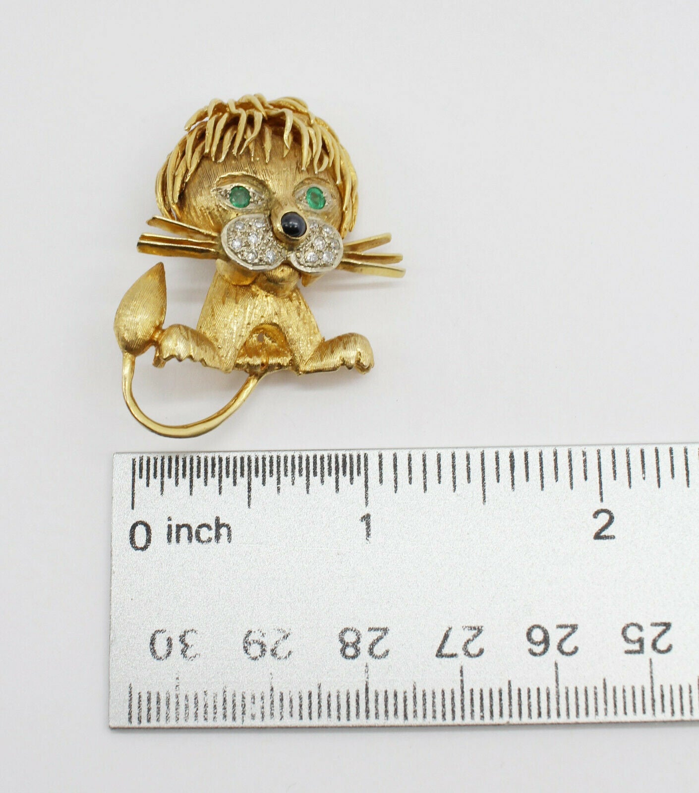 Circa 1950's Vintage 14k Yellow Gold Hematite Diamond & Emerald Lion Pin Brooch, 15.1g
