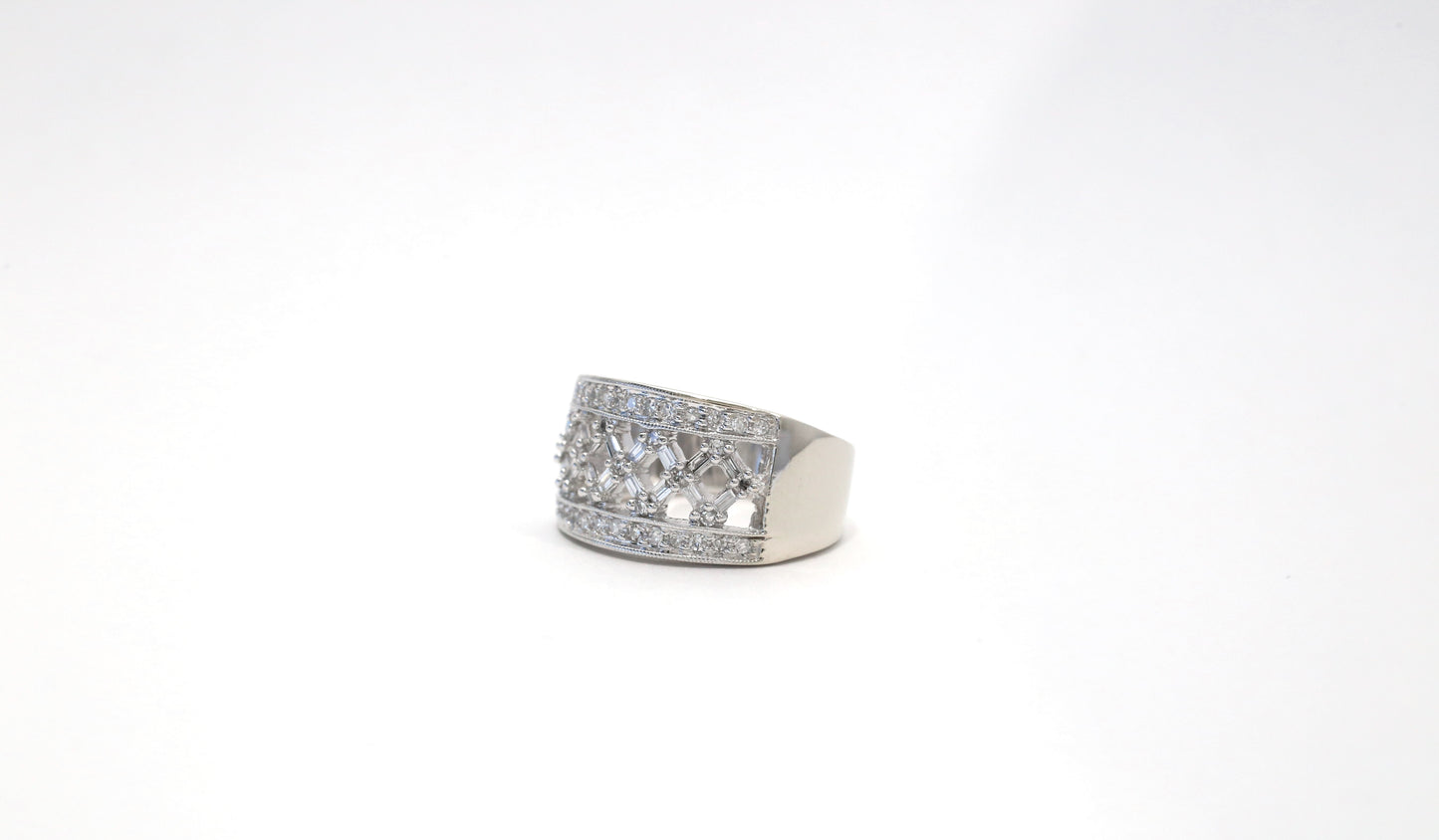 14k White Gold Multi-Diamond Ring, Size 7 - 8.2g