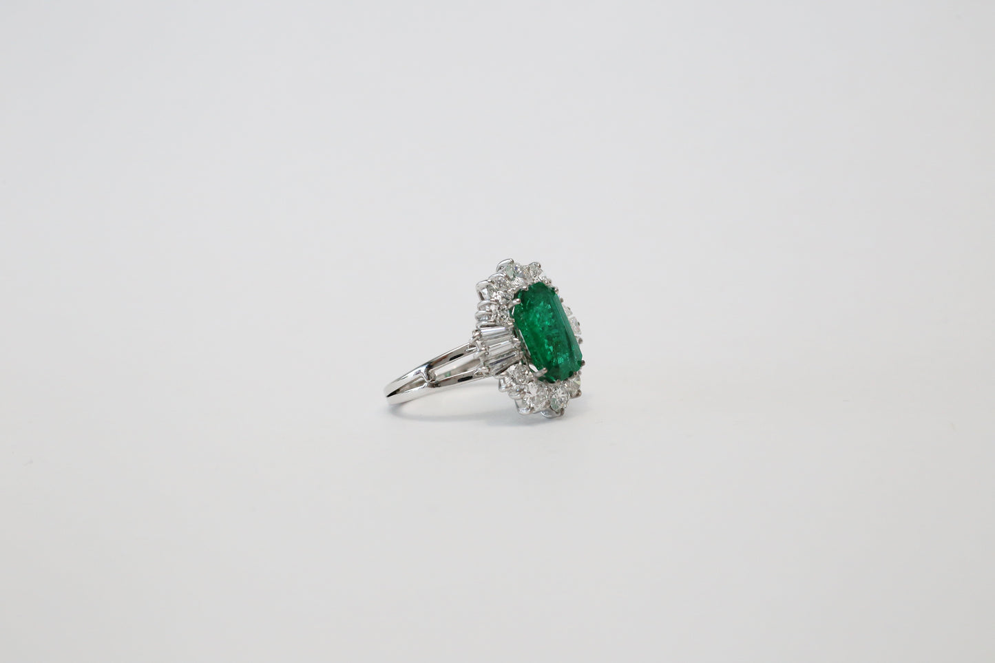 18k White Gold Emerald & Diamond Cocktail Ring, Size 6 - 6.0g