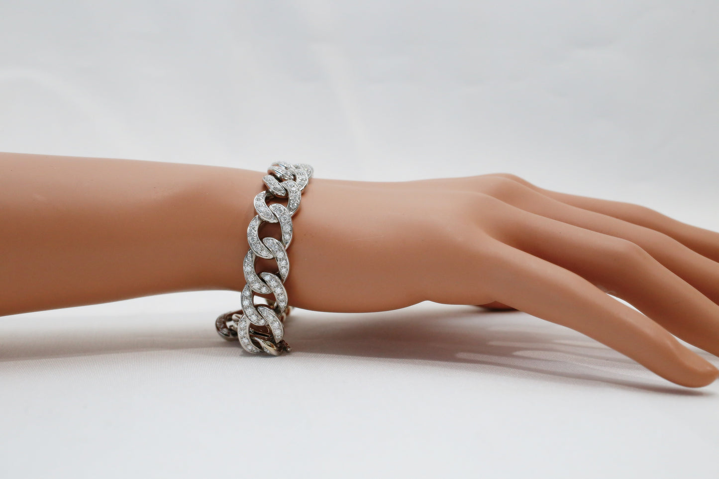 18k White Gold Diamond Link Bracelet, 8 inches - 54.5g