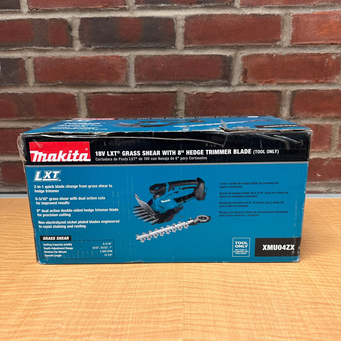 Makita XMU04ZX 18V LXT Grass Shear w/ 8" Hedge Trimmer Blade (Tool Only)