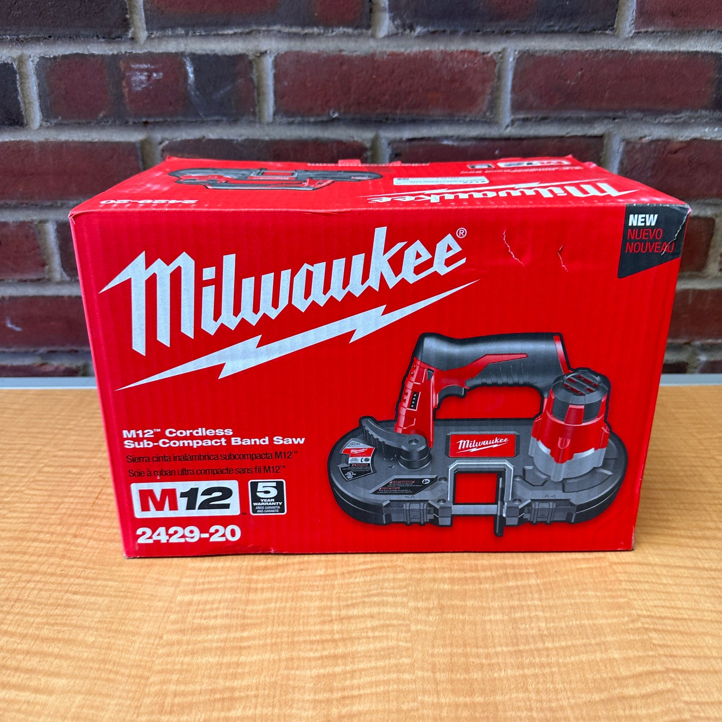 MIlwaukee 2429-20 M12 Cordless Sub-Compact Band Saw