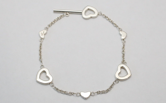 Tiffany & Co Sterling Silver Heart Toggle Bracelet, 7 inches - 6.8g