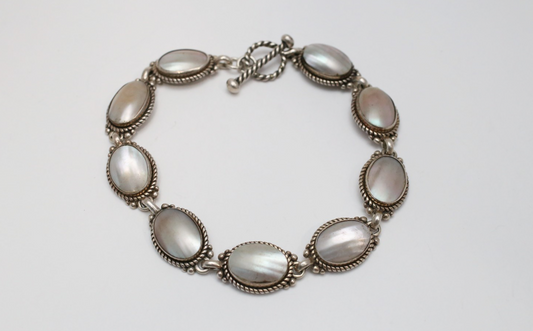 Sterling Silver Mother of Pearl Oval Link Bracelet, 9 inches - 24.7g