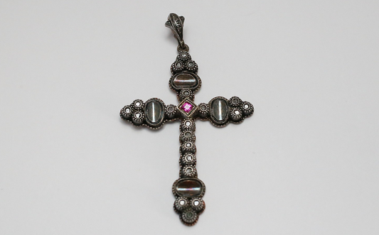 Vintage Sterling Silver Ornate Cross, 5.4g