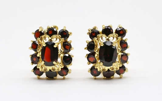 18k Yellow Gold Garnet Earrings, 7.5g