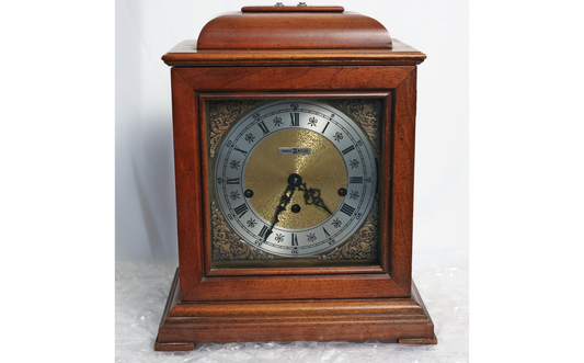 Vintage Howard Miller Graham Bracket Key Wound Mantel Clock