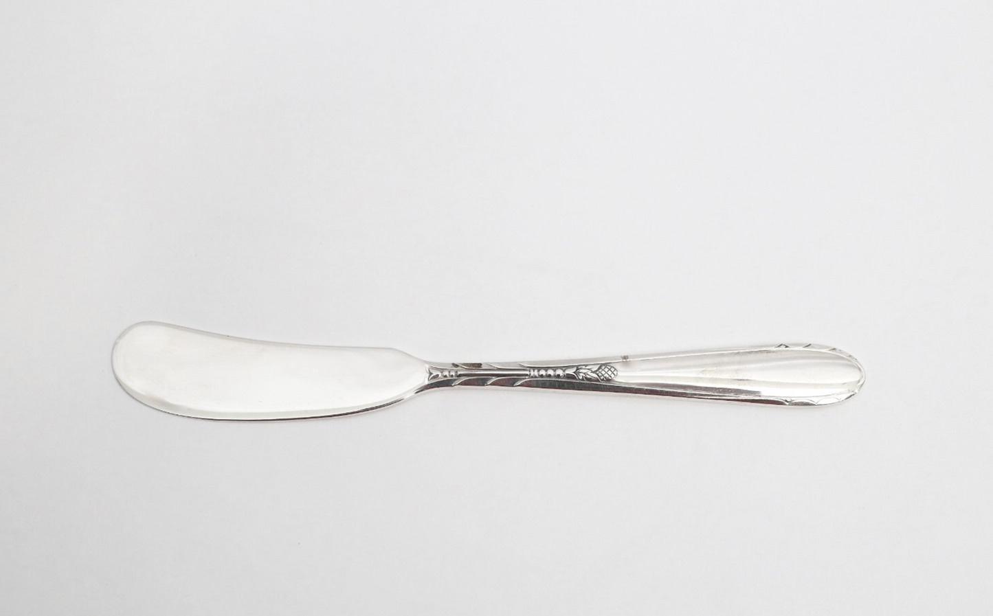 Oneida Sterling Silver Butter Knife, 5.5 inches - 28.5g