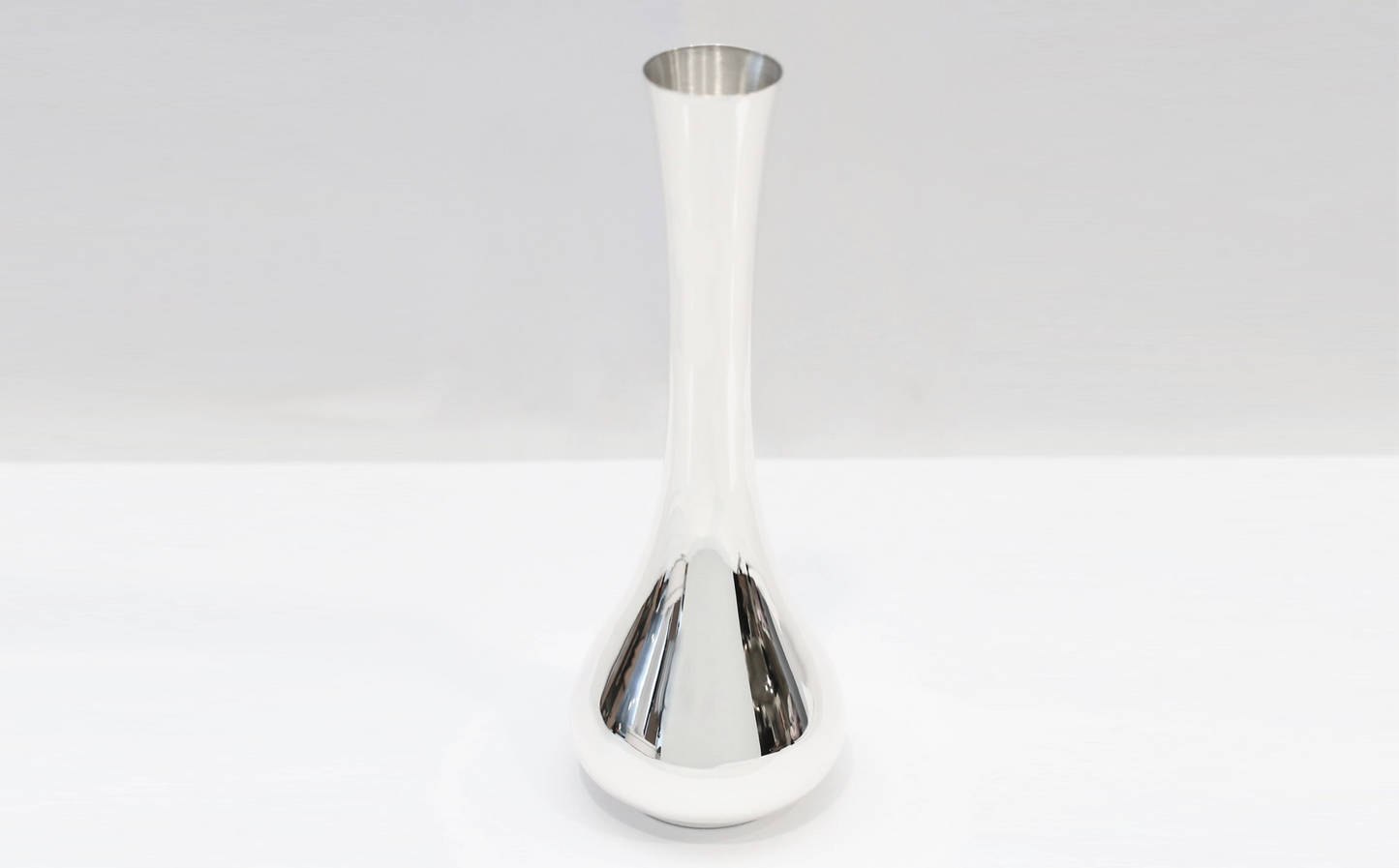 Tiffany & Co. Makers Sterling Silver Bud Vase Pattern #23636, 5.5 inches - 81.0g