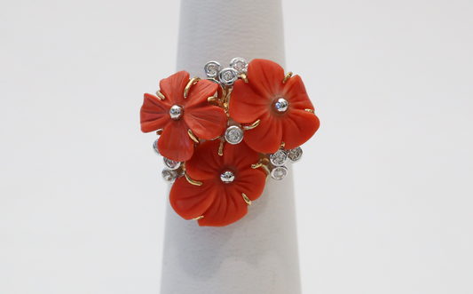18k Yellow Gold Diamond & Red Coral Flower Ring, Size 6.5 - 8.0g