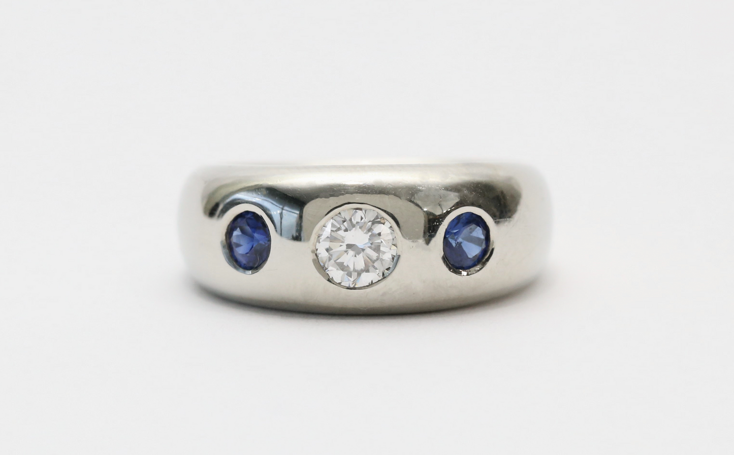 18k White Gold Diamond & Sapphire Dome Ring, Size 4.5 - 12.1g