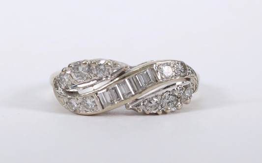 14k White Gold Multi-Diamond Ring, Size 6 - 2.9g