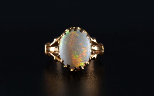 Vintage 18k Yellow Gold Opal Ring, Size 3.75 - 4.0g
