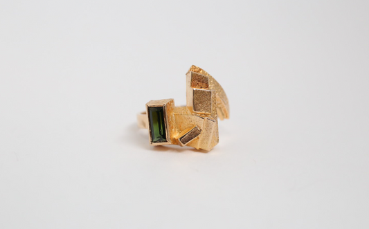 14k Yellow Gold Avant-Garde Green Tourmaline Ring, Size 7 - 6.3g (Made in Finland)
