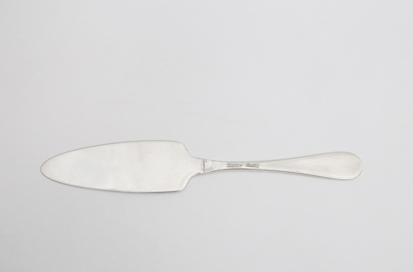 Amston Sterling Silver Flat Fish Server / Pastry Server, 6 inches - 19.5g