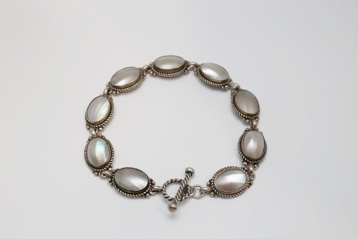 Sterling Silver Mother of Pearl Oval Link Bracelet, 9 inches - 24.7g