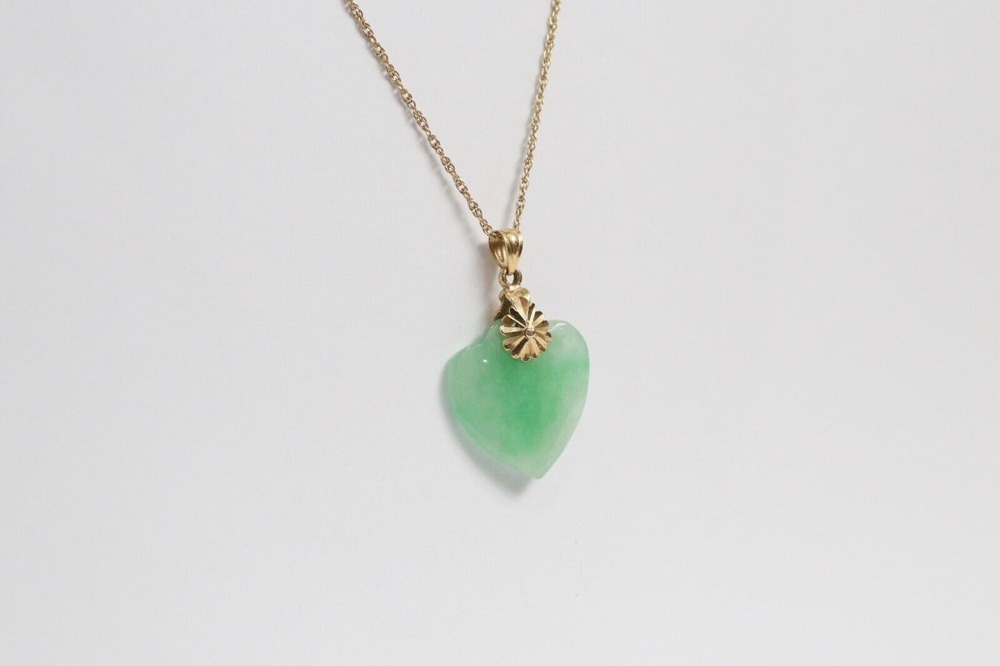 18k Yellow Gold Heart Shaped Jade Pendant, 3.4g