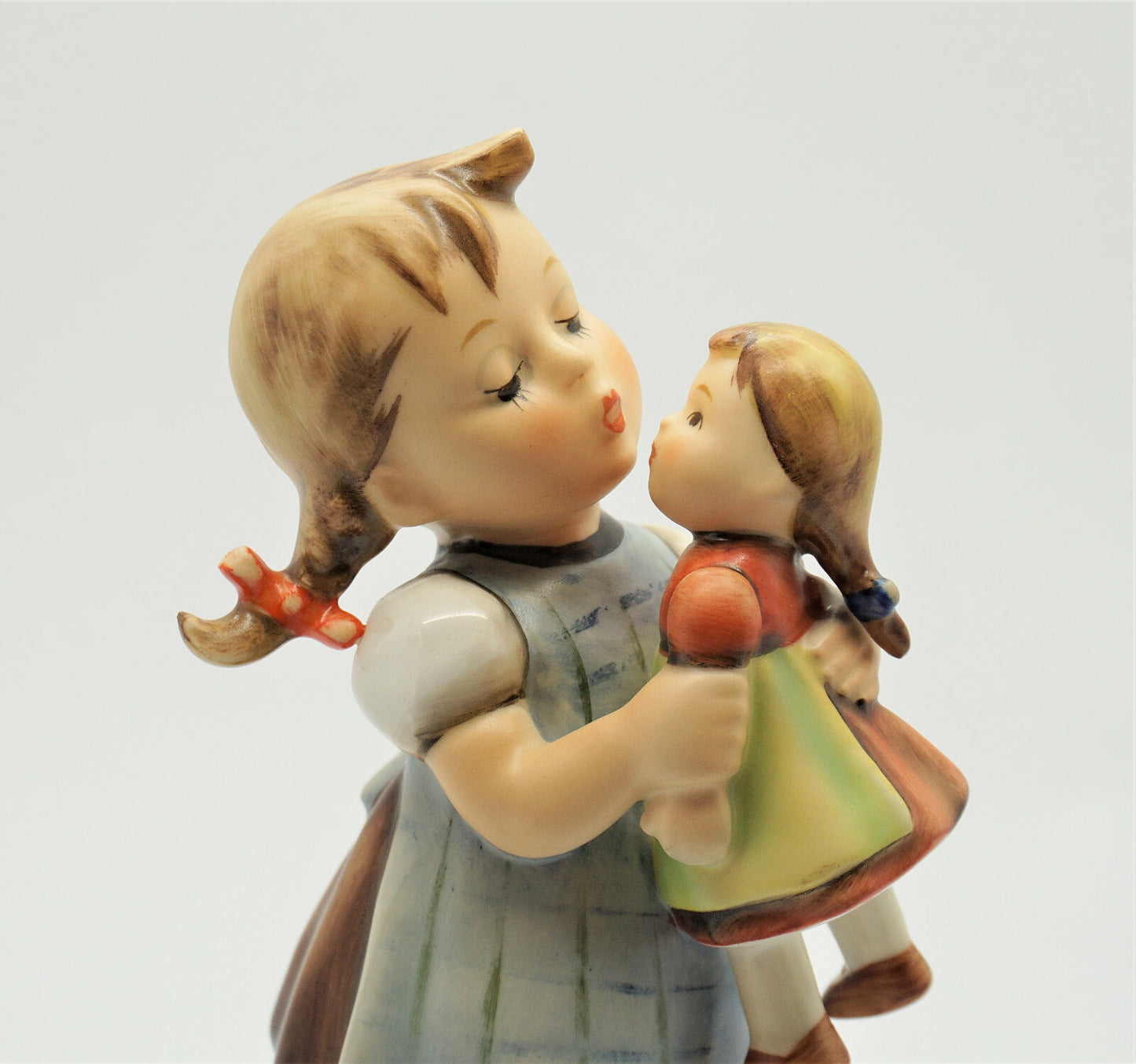 Goebel Hummel #311 Kiss Me Figurine W.Germany TMK-6