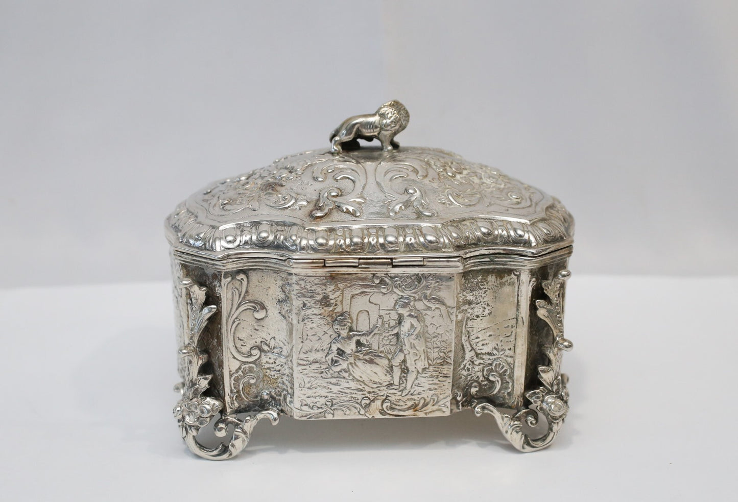 Antique Sterling Silver Esrog Box, 13.1 Oz