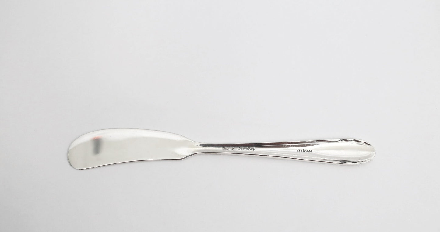 Oneida Sterling Silver Butter Knife, 5.5 inches - 28.5g