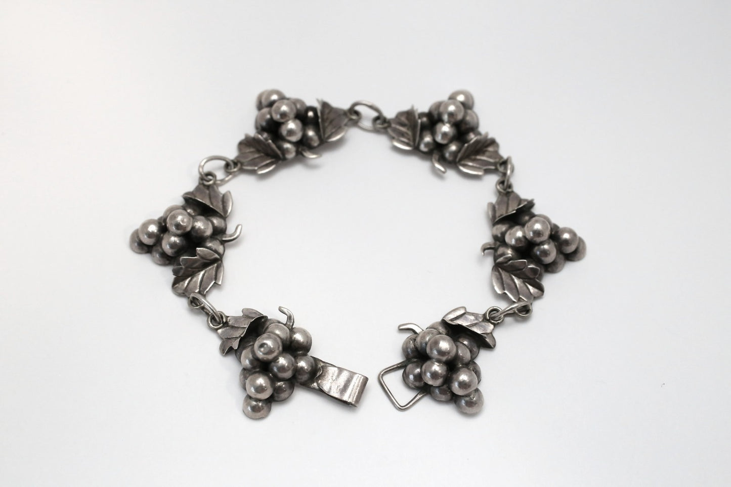 Vintage Sterling Silver Grape & Leaf Bracelet, 7.5 inches - 14.3g