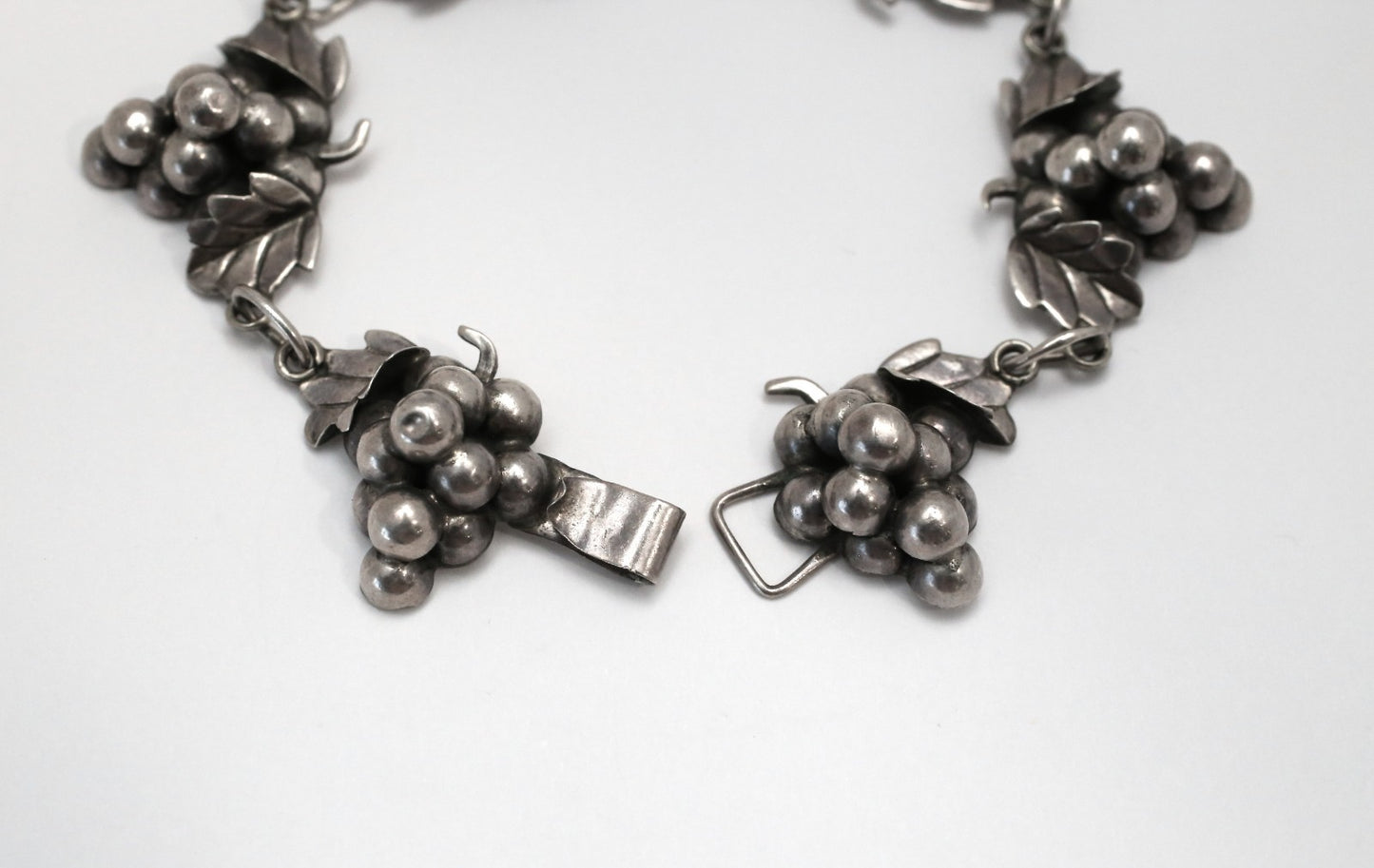 Vintage Sterling Silver Grape & Leaf Bracelet, 7.5 inches - 14.3g