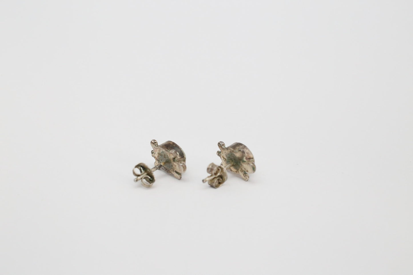 Vintage Sterling Silver Opal & Mother of Pearl Turtle Stud Earrings, 1.8g