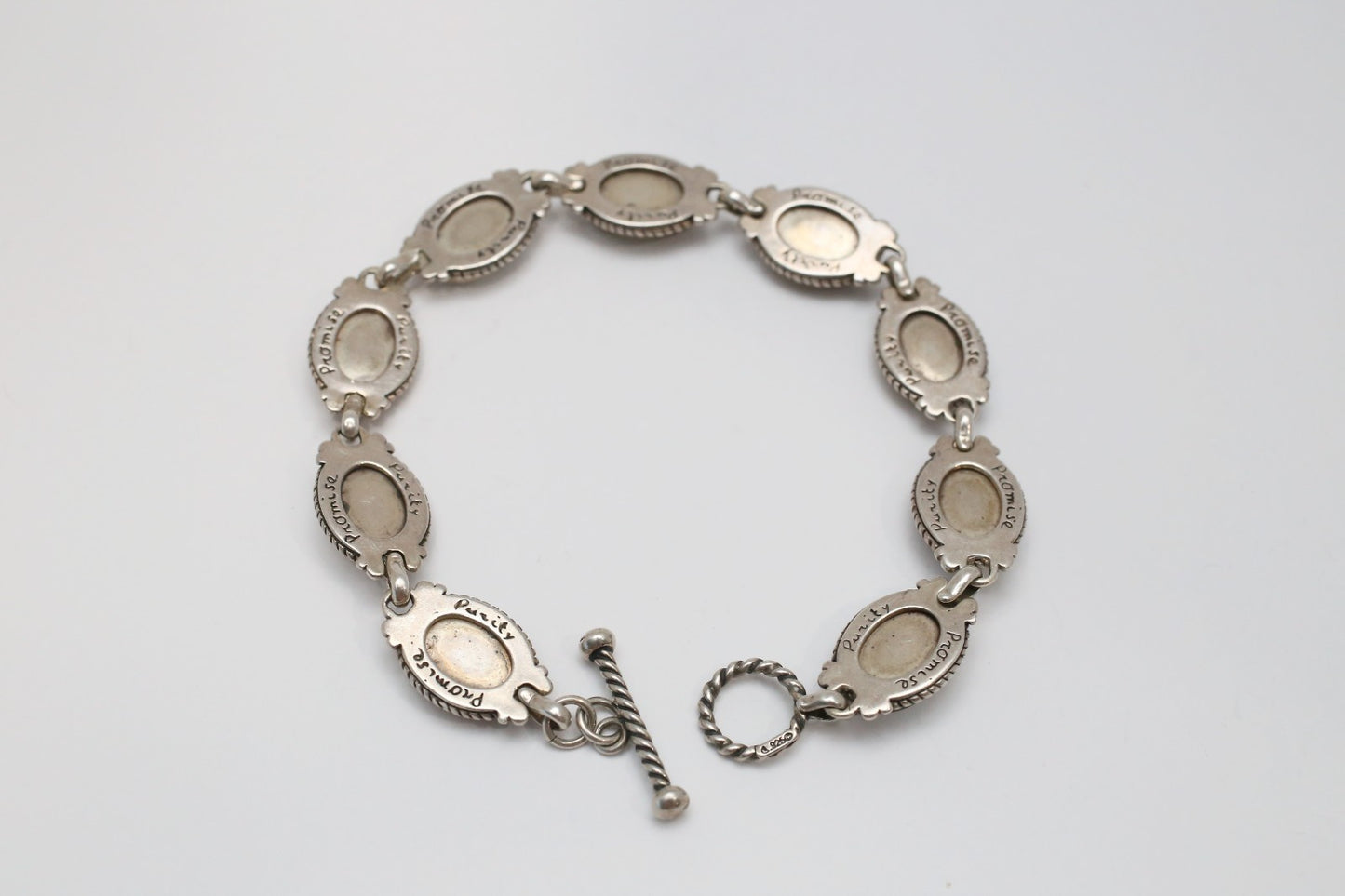 Sterling Silver Mother of Pearl Oval Link Bracelet, 9 inches - 24.7g