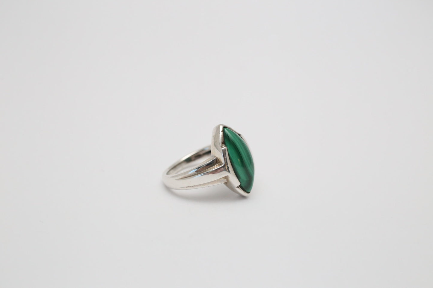 Sterling Silver Malachite Ring, Size 8.25 - 7.7g