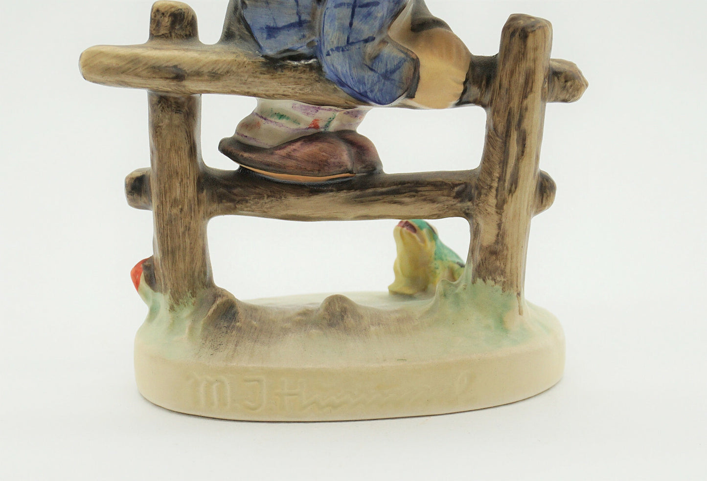 Vintage Goebel Hummel #201 2/0 "Retreat to Safety" Boy & Frog Figurine W.Germany TMK5
