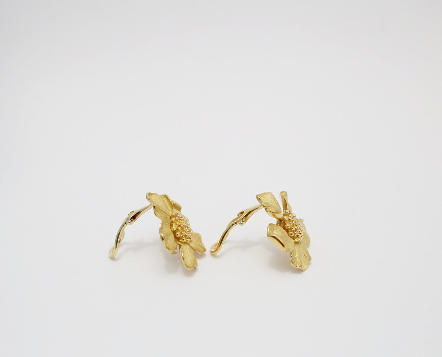 Tiffany & Co. 18k Yellow Gold Dogwood Textured Flower Clip On Earrings, 17.8g