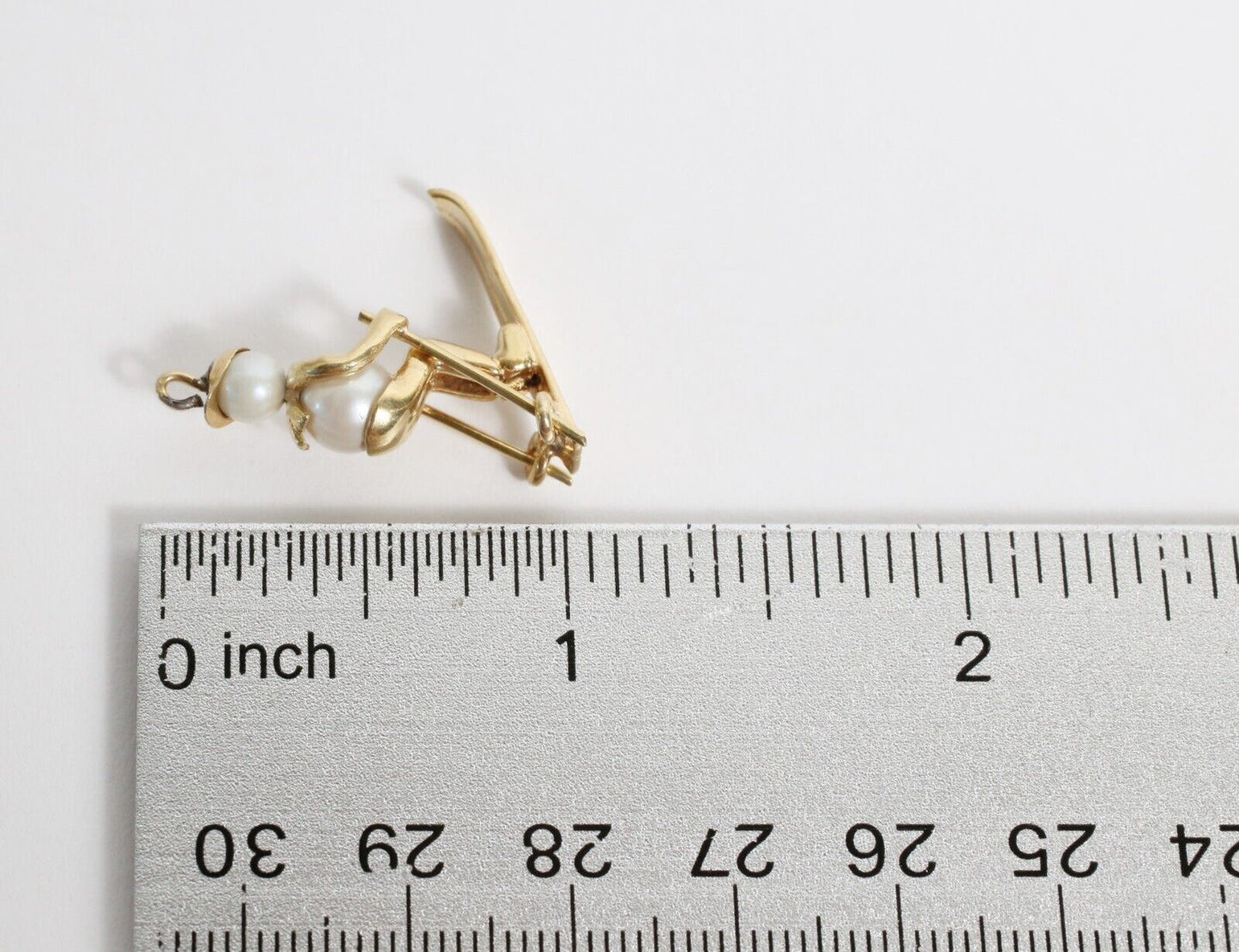 14k Yellow Gold Pearl Skiing Man Charm, 4.0g