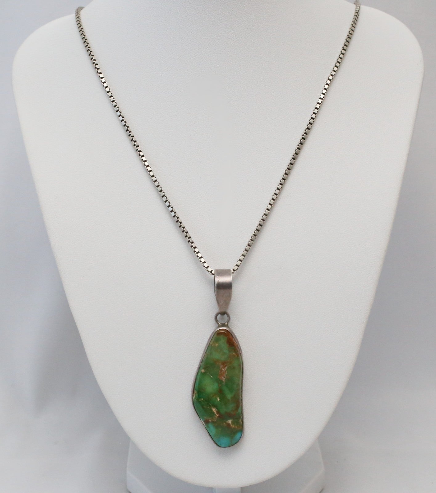 Sterling Silver Green Turquoise Necklace, 20 inches - 18.1g