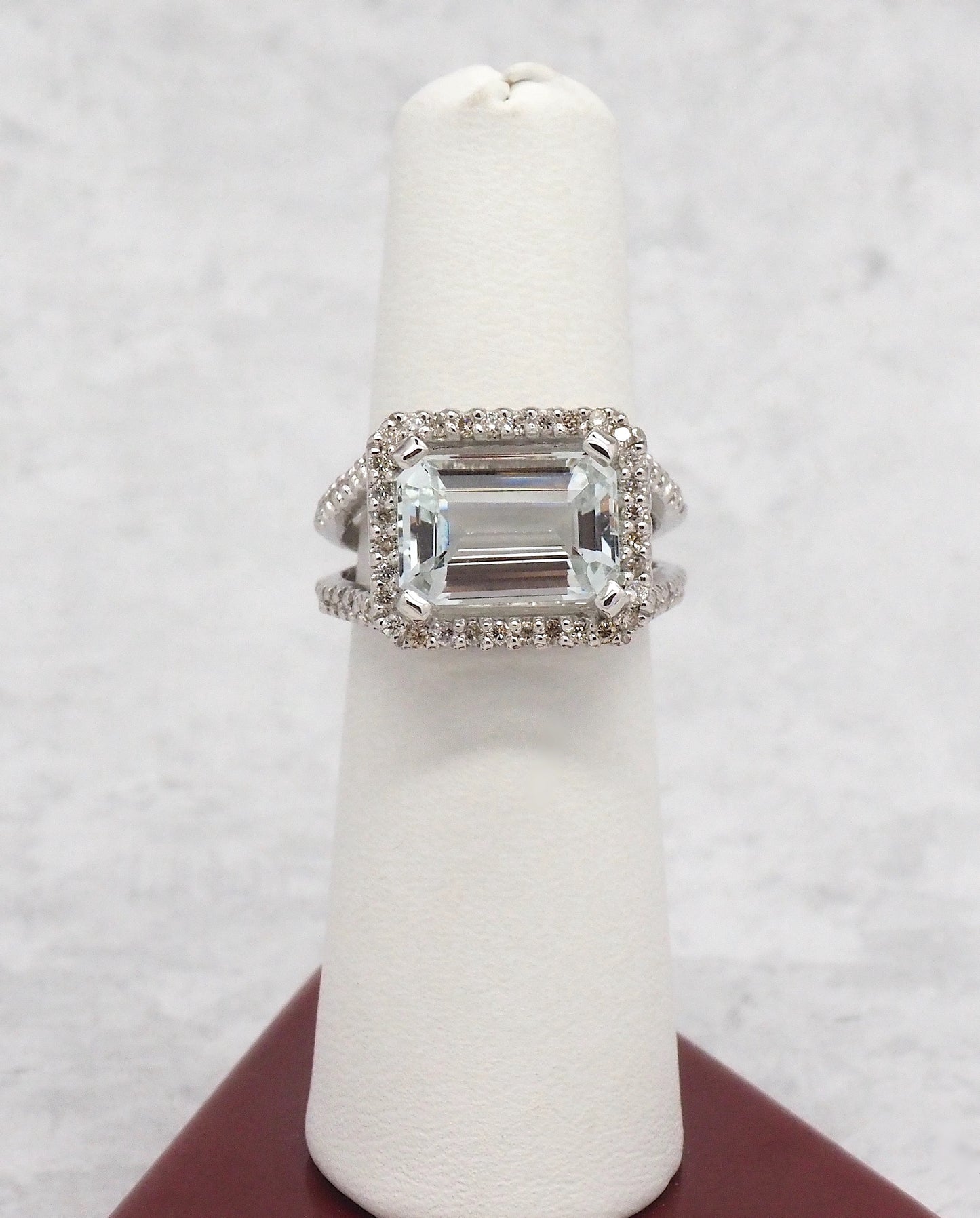 14k White Gold Ladies Aquamarine & Diamond Ring, Size 6.5 - 9.3g