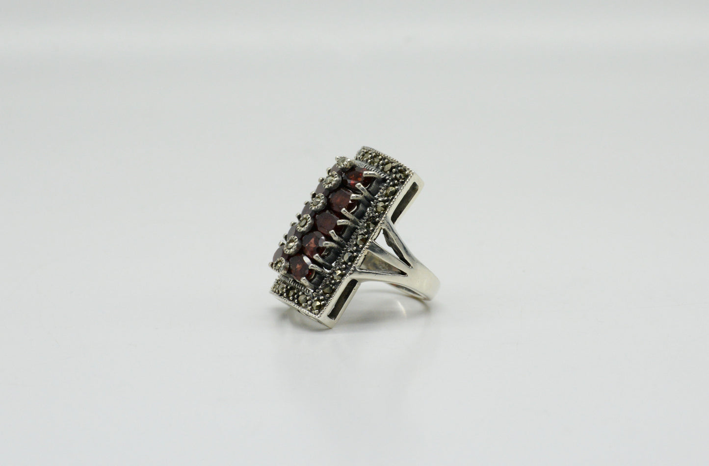 Vintage Sterling Silver 5.0cttw Garnet Rectangular Ring, Size 6 - 13.2g