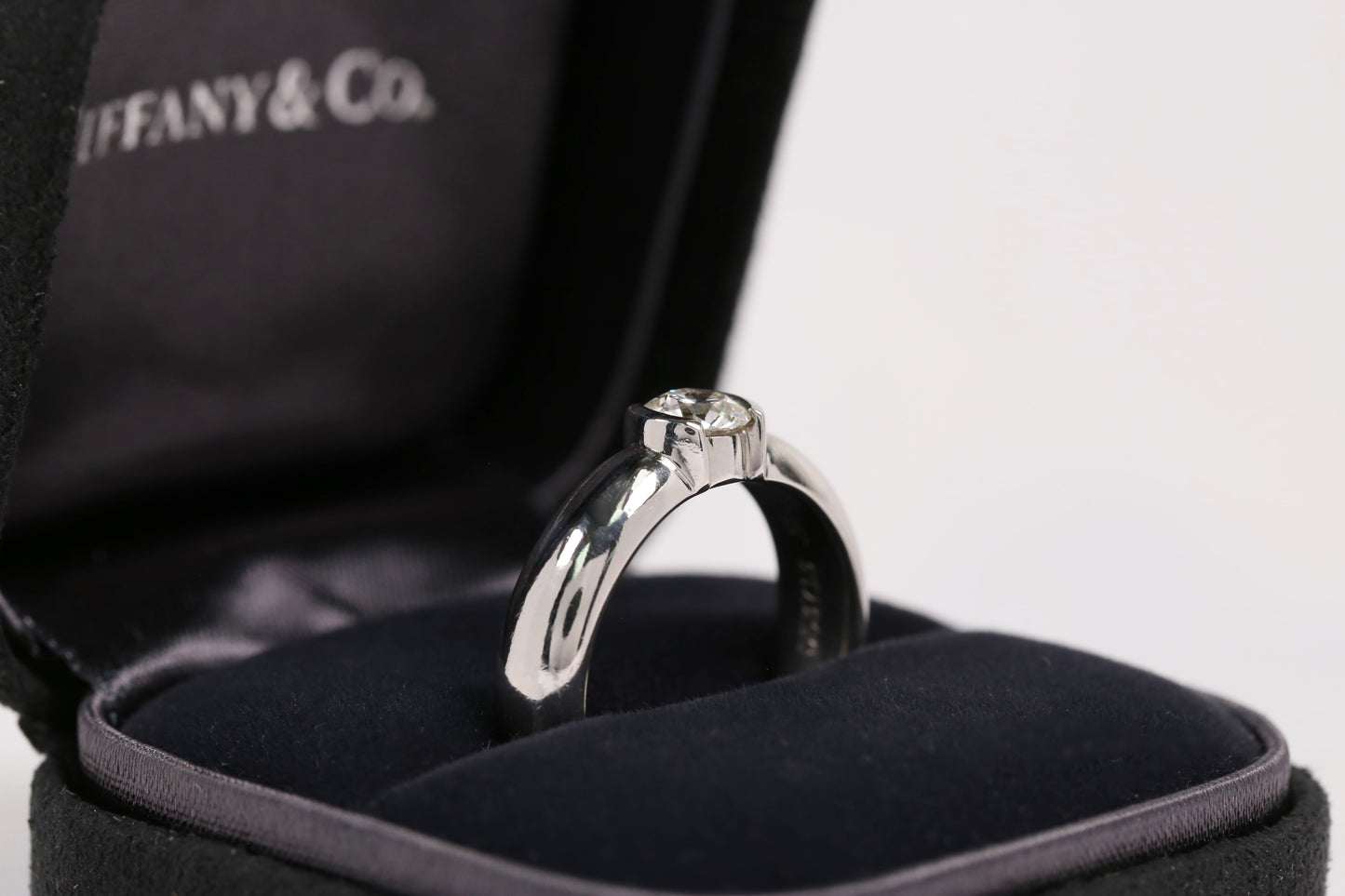 Tiffany & Co. Platinum Etoile Solitare Engagement Ring, Size 6.75 - 12.3g