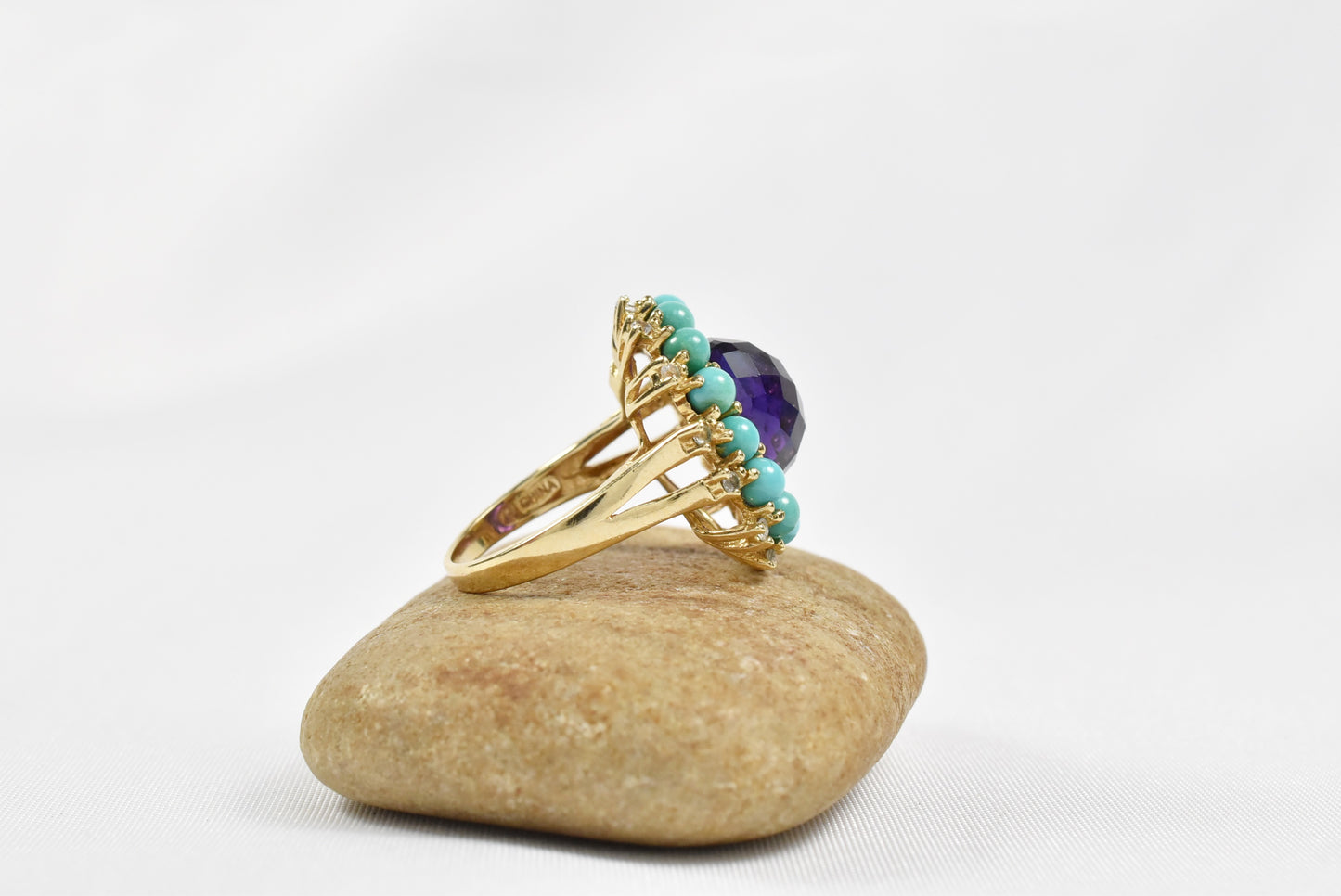 10k Yellow Gold Blue Coral & Amethyst Ring, Size 8.25 - 7.7g
