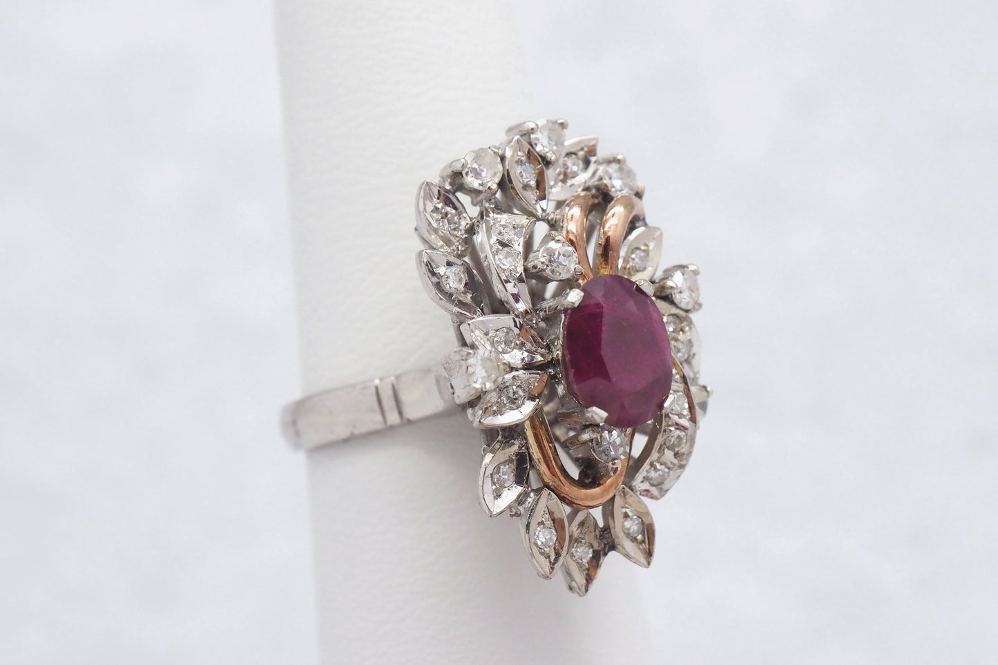 Vintage 18k White Gold Ladies Ruby & Diamond Ring, Size 6.5 - 7.5g