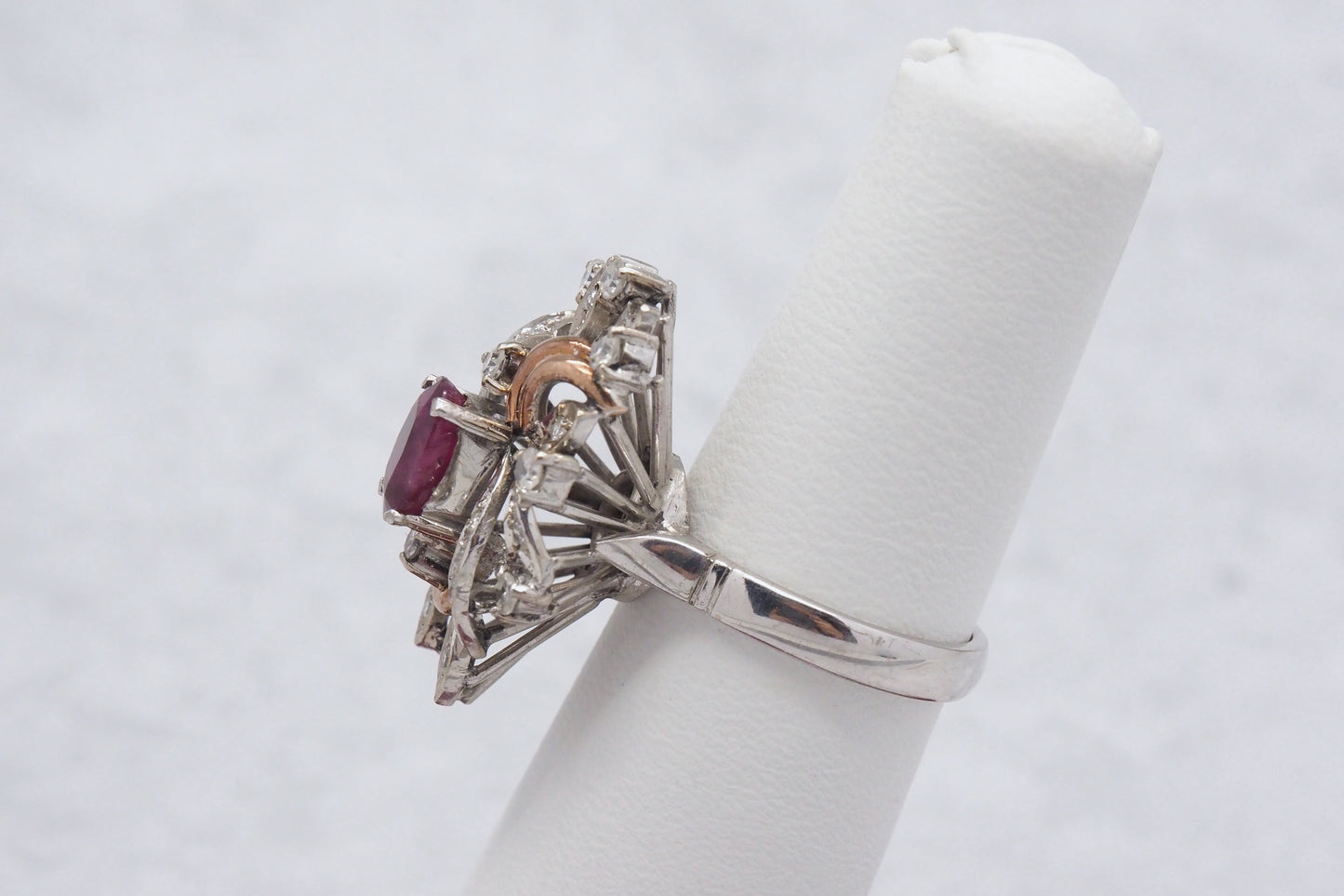 Vintage 18k White Gold Ladies Ruby & Diamond Ring, Size 6.5 - 7.5g