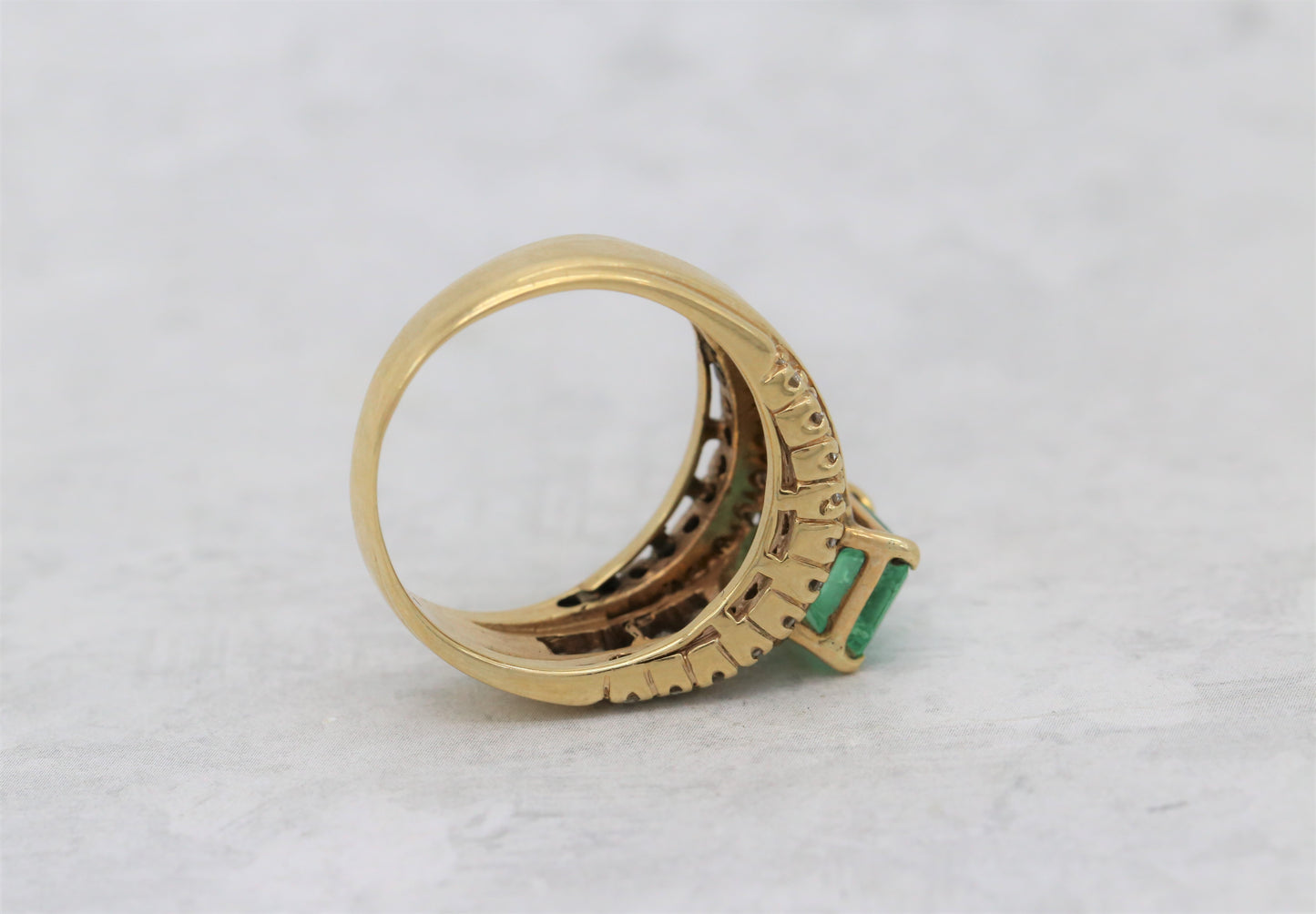 Vintage 14k Yellow Gold Emerald & Diamond Ring, Size 7.5 - 8.0g