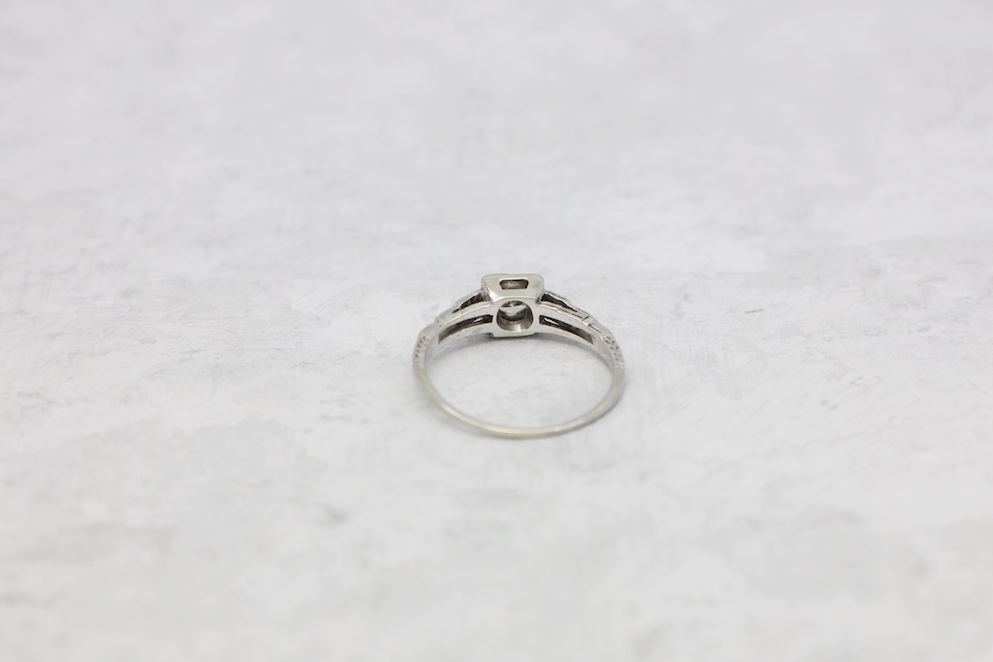 Vintage 18k White Gold Art Deco Engagement Ring, Size 7.25 - 2.6g