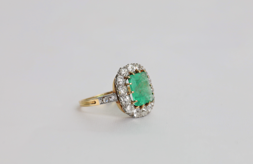 18k Yellow Gold Emerald and Diamond Ring, Size 5.75 - 3.7g