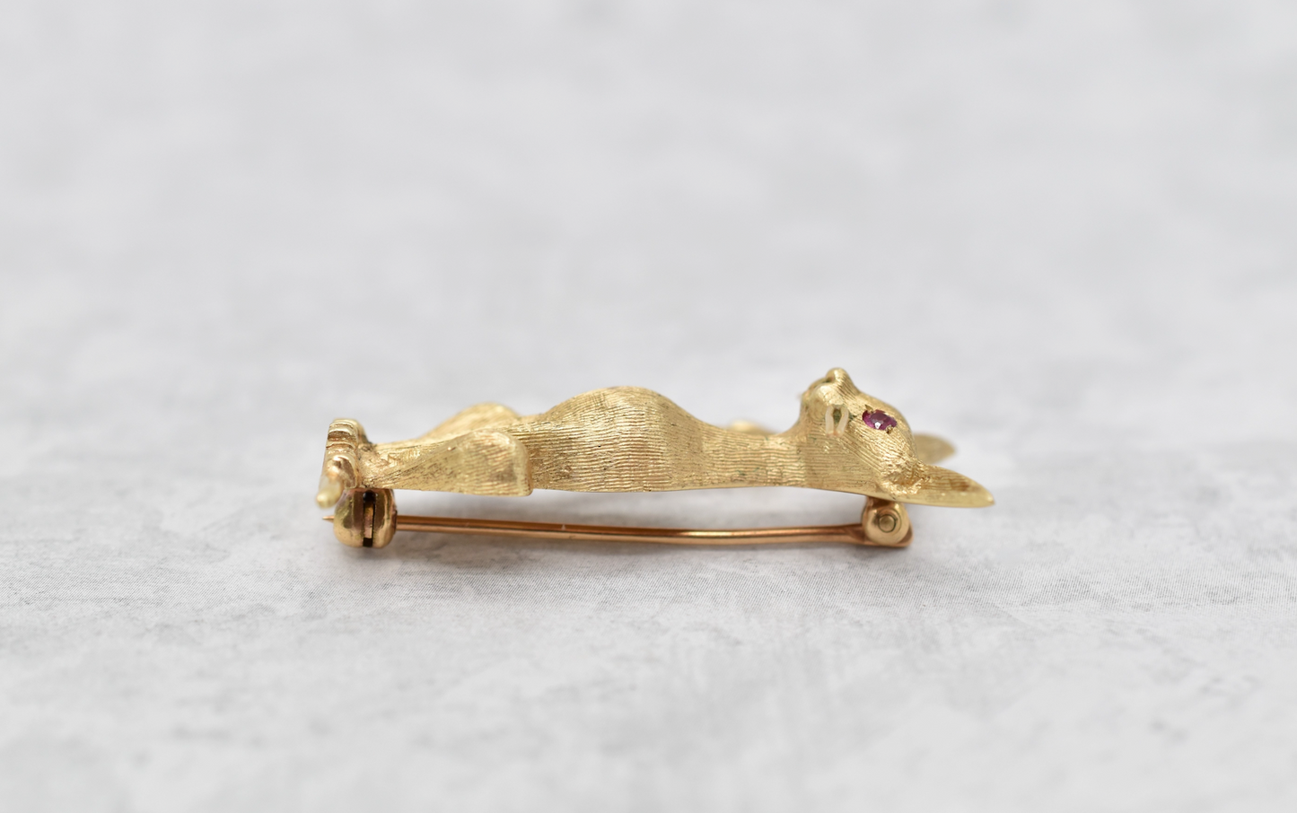 14k Yellow Gold Siamese Cat Brooch with Ruby Eyes - 6.6g